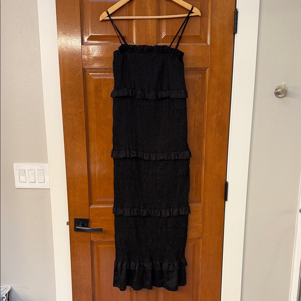 Chic Black Ruffled Midi Dress